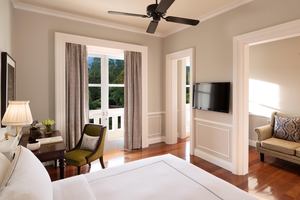 Colonial Suite