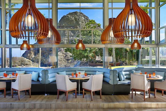 Al Bustan Palace, a Ritz-Carlton Hotel - Restaurants/Cafes