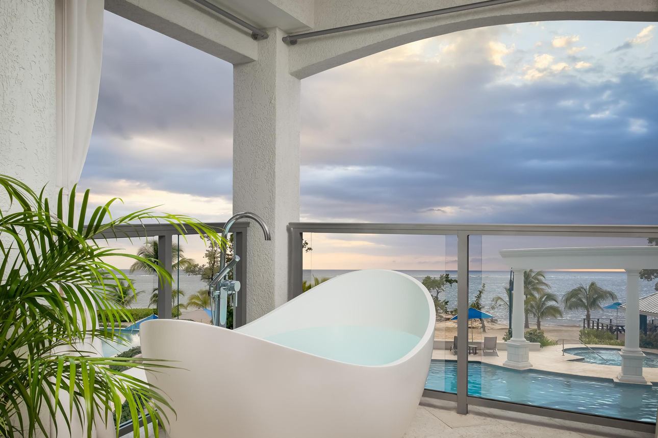 Sandals South Coast - Starlight Beachfront Club Level Suite with Balcony Tranquility Soaking Tub