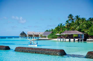 Constance Moofushi Resort