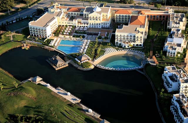 Domes Lake Algarve