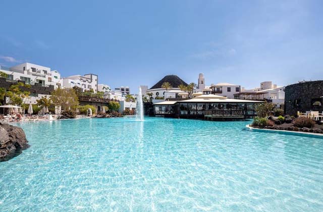Lanzarote - Hotel Volcan Lanzarote zwembad